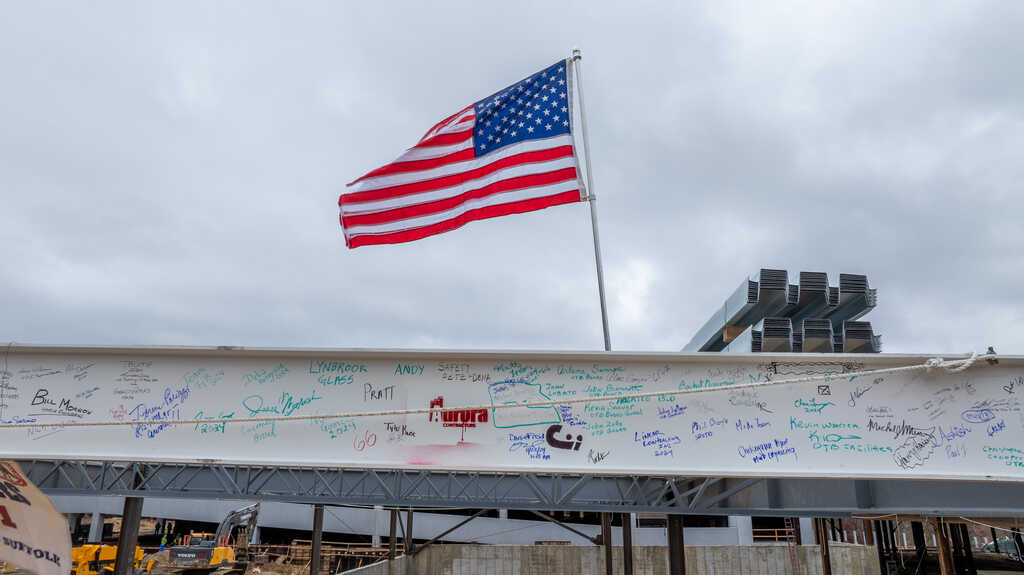 Jake’s 58 Casino Hotel Steel Topping Off Highlights