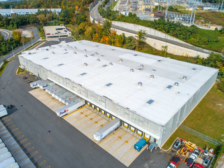 FedEx Yonkers - Exterior photo of Roof