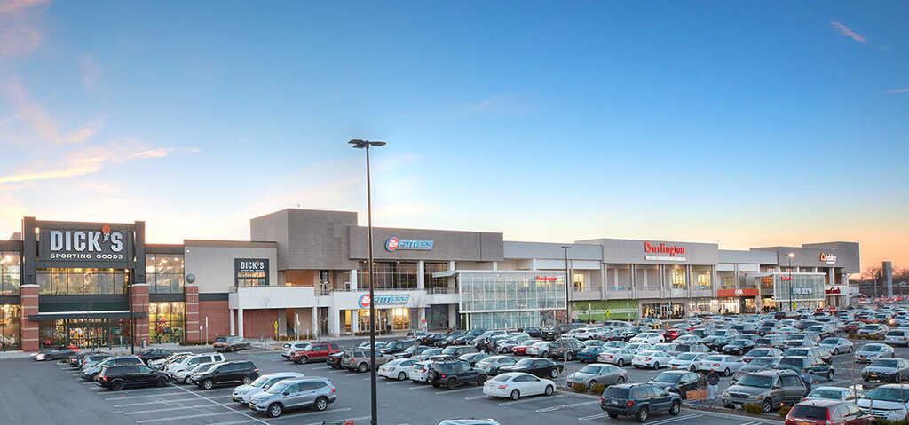 Green Acres Commons - photo of parking and facade