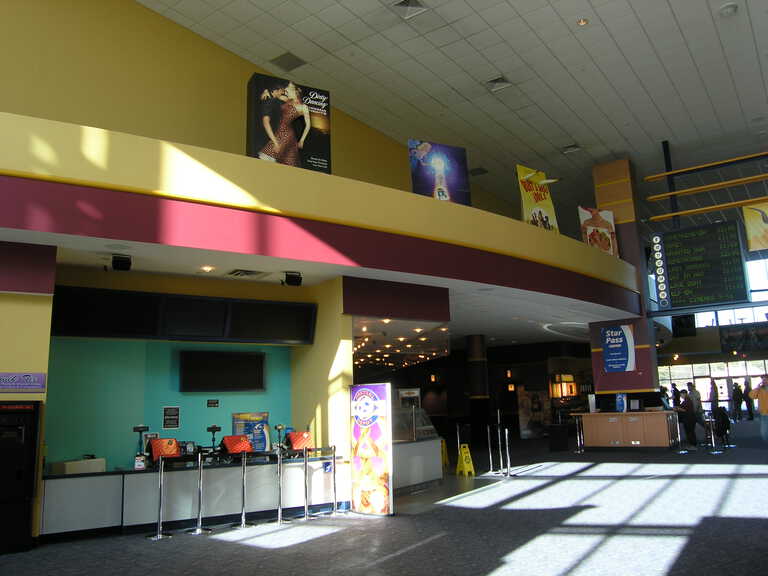 Island 16 Cinemas - Interior photo of Ticket Area