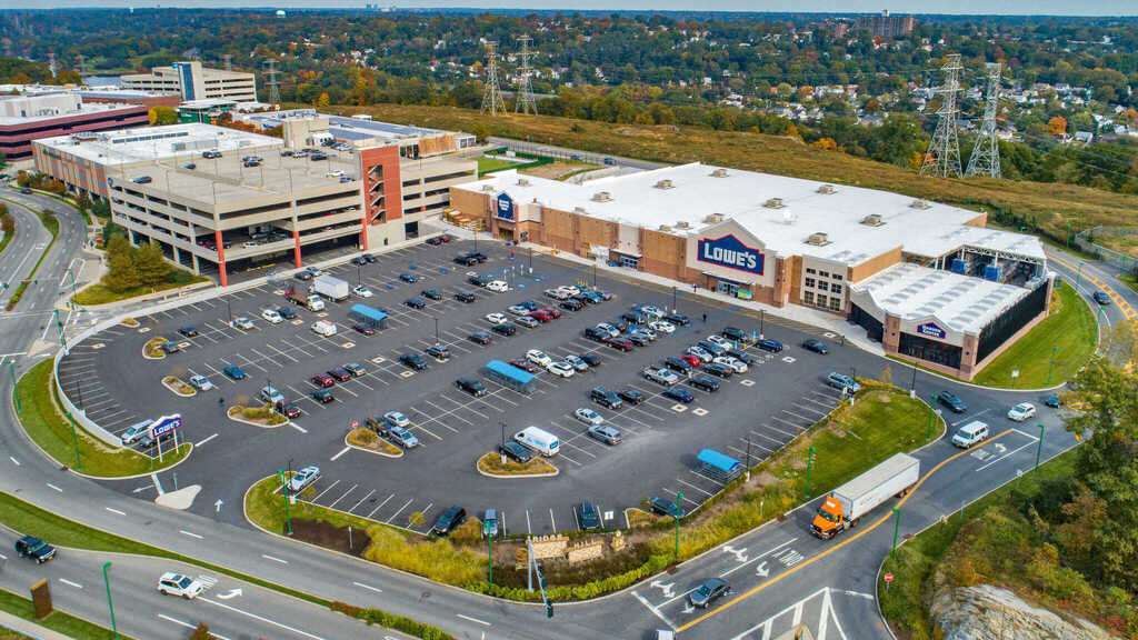 Lowe's Home Center Yonkers - Exterior Aerial photo of building